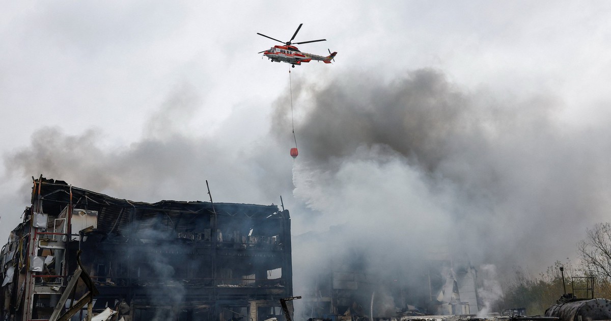 Kyiv bị tập k&iacute;ch giữa l&uacute;c t&igrave;m kiếm giải ph&aacute;p ngoại giao