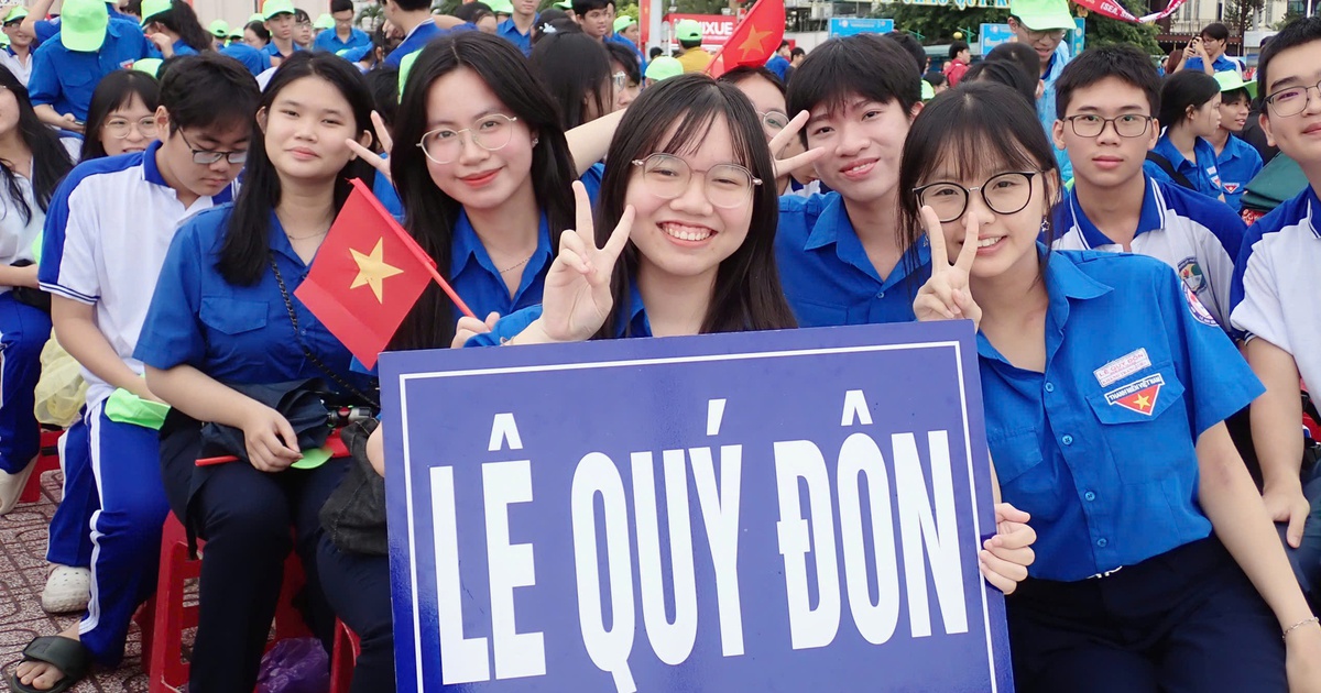 Chung kết Đường lên đỉnh Olympia: 4.000 học sinh Khánh Hòa tiếp lửa cho Đoàn Thanh Tùng