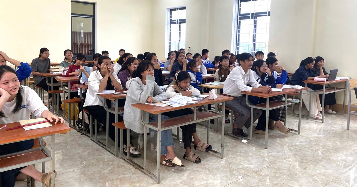 Học sinh trường chuy&ecirc;n TP.HCM truyền lửa STEM đến tỉnh xa