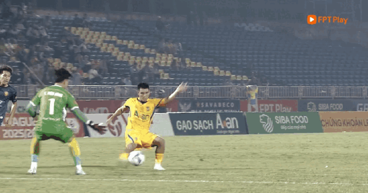 Rimario tỏa sáng giúp Thanh Hóa 'giải hạn', thắng nghẹt thở SLNA: Vui sao nước mắt lại trào!