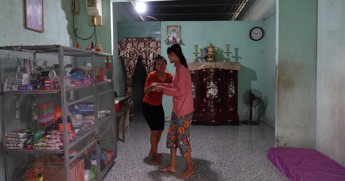 Mẹ bệnh tim nuôi hai con bị tâm thần