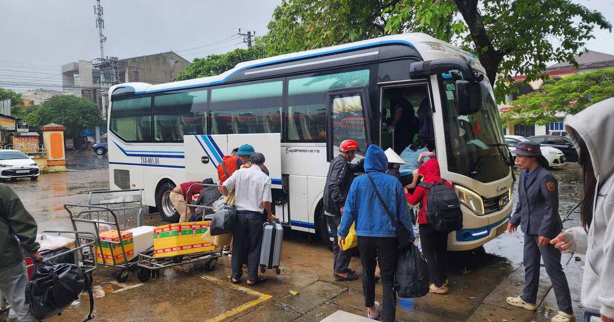 Đường sắt Bắc - Nam tắc tại Huế