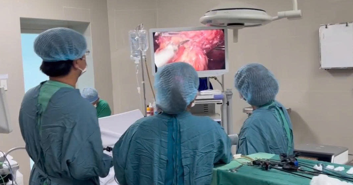 Cứu sống bệnh nhân bị u lách dạng nang hiếm gặp