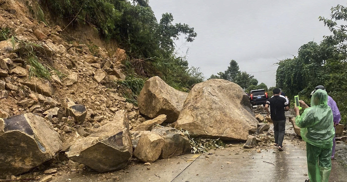 Quảng Ng&atilde;i: Hơn 120 tuyến đường bị sạt lở ở vị tr&iacute; n&agrave;o?