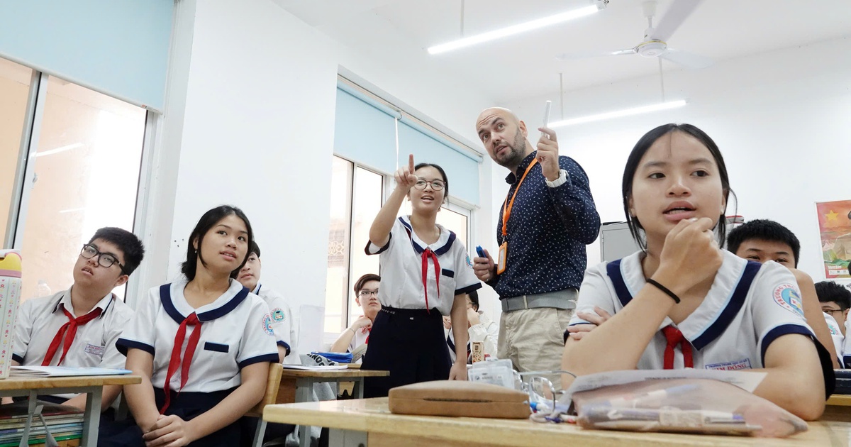 Tiếng Anh th&agrave;nh ng&ocirc;n ngữ thứ hai trong trường học: B&agrave;i to&aacute;n kh&oacute; nhất l&agrave; gi&aacute;o vi&ecirc;n