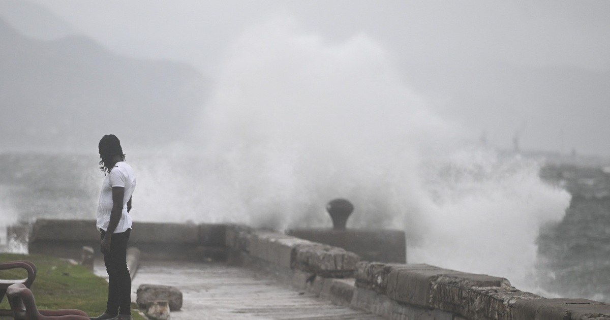 Si&ecirc;u b&atilde;o mạnh nhất thế giới đổ bộ Jamaica, hướng đến Cuba