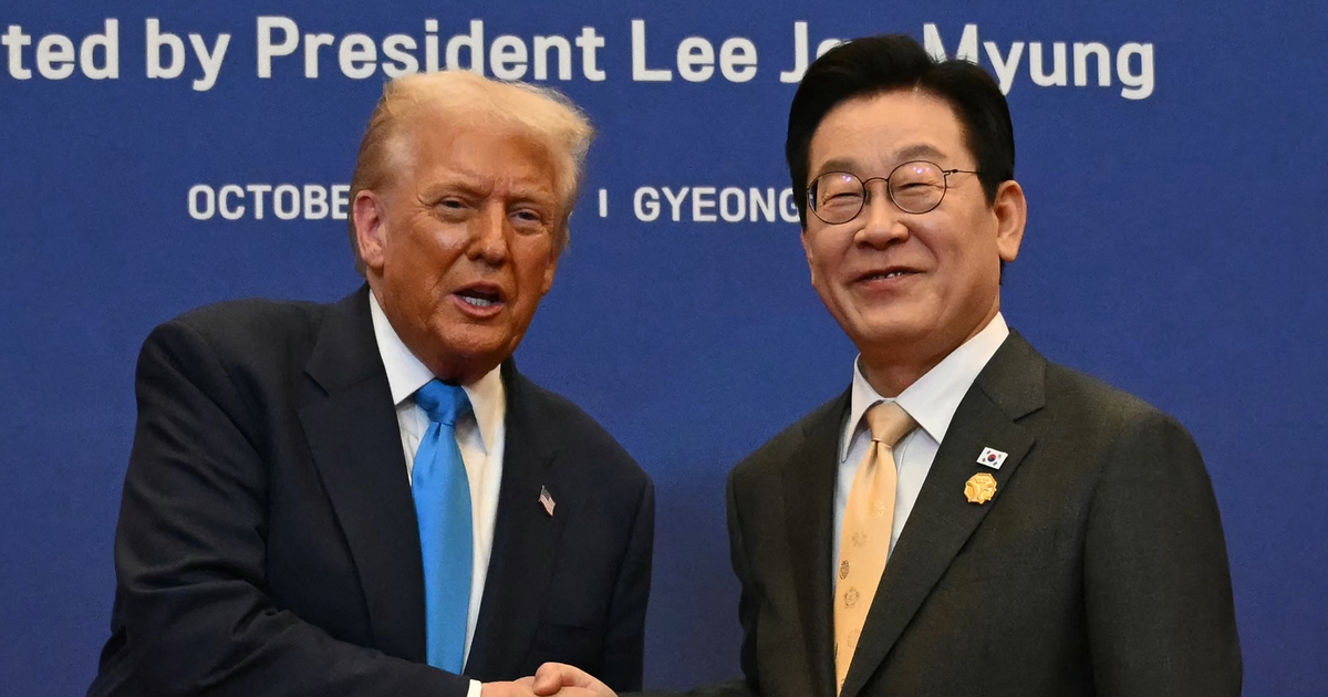 H&agrave;n Quốc đề nghị &ocirc;ng Trump cung cấp nhi&ecirc;n liệu t&agrave;u ngầm hạt nh&acirc;n