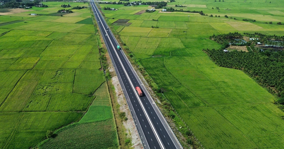 Cao tốc Phan Thiết - Dầu Gi&acirc;y: C&ograve;n 14 km đường d&acirc;n sinh chưa thể thi c&ocirc;ng