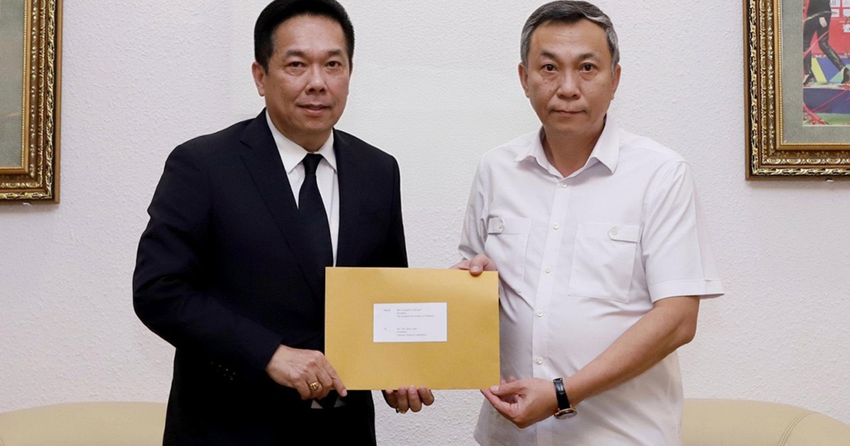 Cuộc gặp gỡ 'kỳ lạ' của VFF và FAT