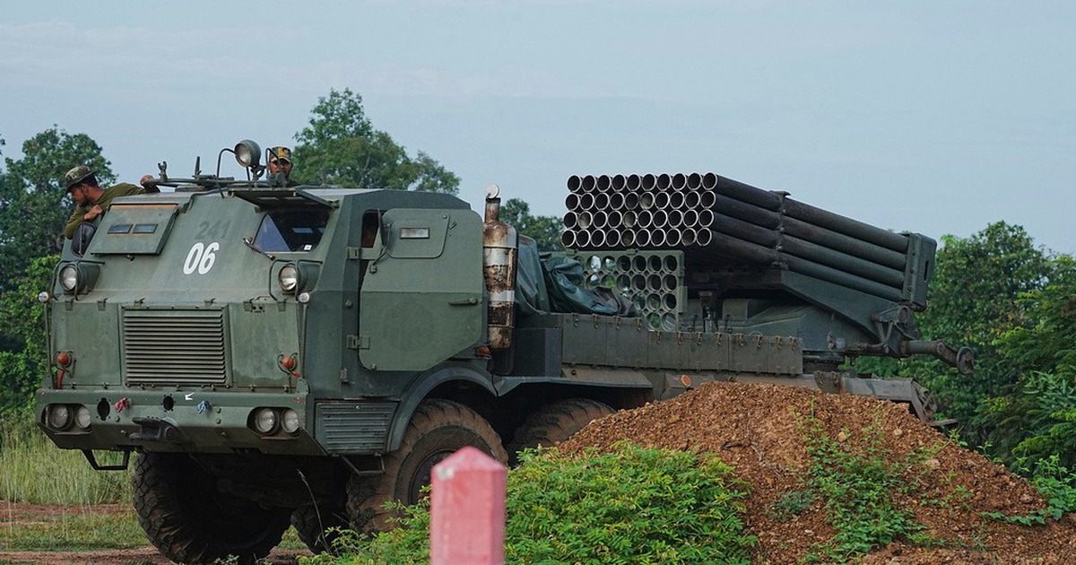 Trung Quốc b&aacute;c bỏ chuyện gửi vũ kh&iacute; cho Campuchia l&uacute;c giao tranh với Th&aacute;i Lan