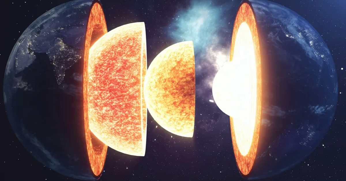 Ph&aacute;t hiện một thứ g&igrave; đ&oacute; khổng lồ chuyển động gần l&otilde;i tr&aacute;i đất