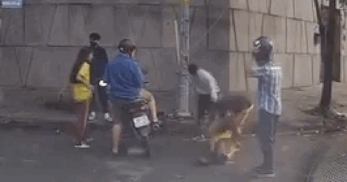 TP.HCM: X&aacute;c minh clip nh&oacute;m học sinh đ&aacute;nh nhau, 1 người co giật dữ dội