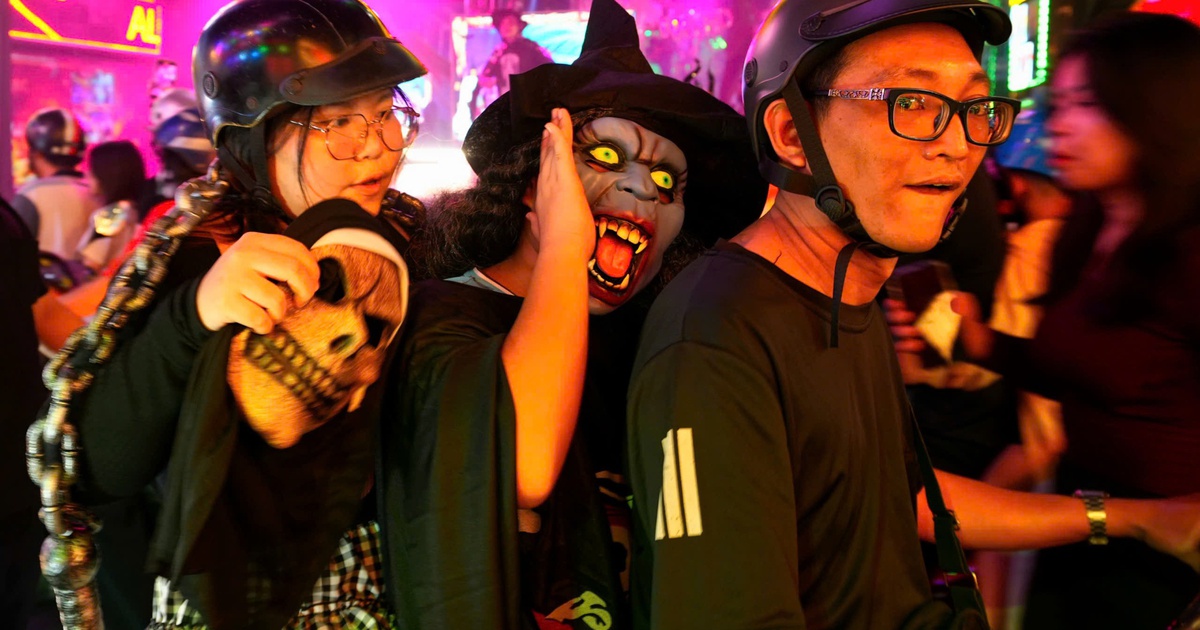 Phố T&acirc;y B&ugrave;i Viện ngập tr&agrave;n sắc m&agrave;u Halloween: Mu&ocirc;n kiểu h&oacute;a trang cực &#039;chất&#039;