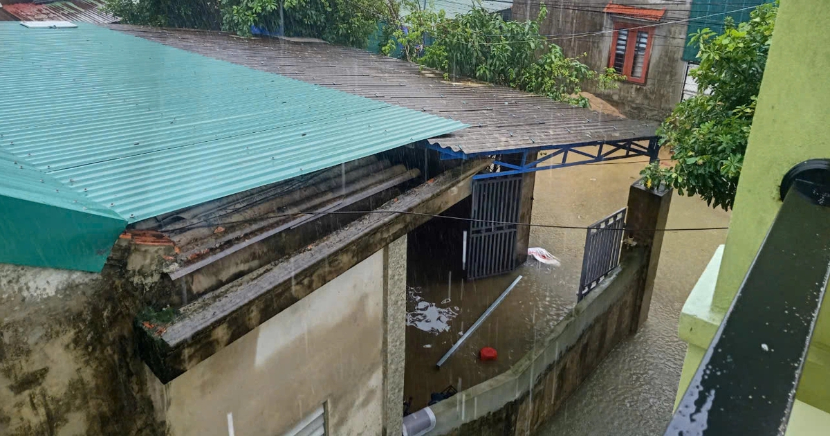 Mưa lớn đổ xuống Quảng Trị, nước lũ bao v&acirc;y v&ugrave;ng trũng Lệ Thủy