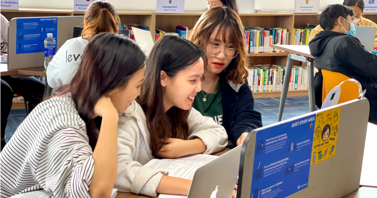 Một giảng vi&ecirc;n đang &#039;g&aacute;nh&#039; bao nhi&ecirc;u người học?