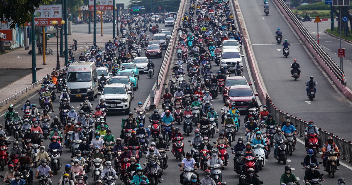 TP.HCM kẹt xe triền mi&ecirc;n: C&ocirc;ng an n&ecirc;u &#039;thủ phạm&#039; thật sự, kh&ocirc;ng chỉ do hạ tầng