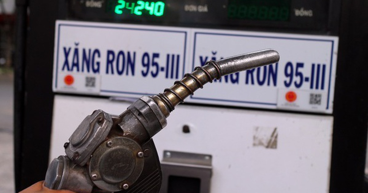 Giá xăng dầu đồng loạt tăng cao, có loại tăng hơn 1.300 đồng/lít