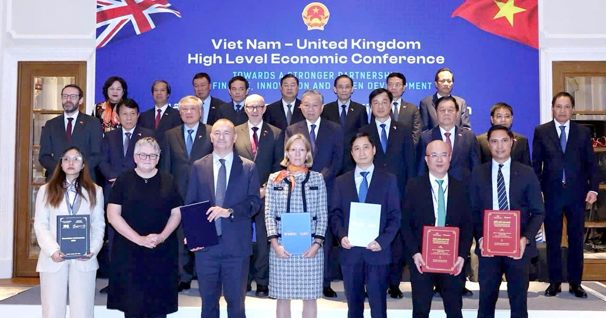 Pearson v&agrave; EMG Education k&yacute; kết Hợp t&aacute;c Chiến lược, Đẩy mạnh Ứng dụng AI trong Gi&aacute;o dục tại Việt Nam