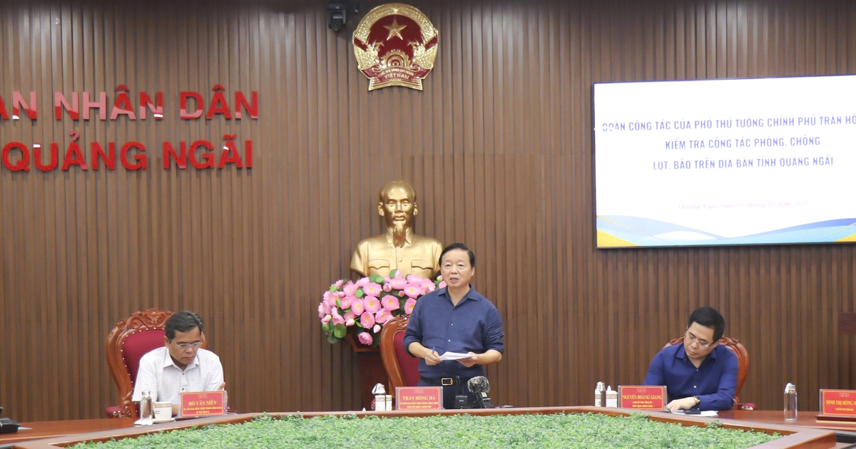 Ph&oacute; thủ tướng Trần Hồng H&agrave;: Quảng Ng&atilde;i phải t&iacute;nh to&aacute;n đầu tư hạ tầng &#039;xương sống&#039;