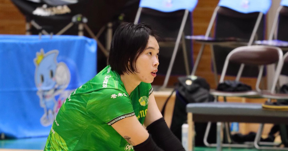 Thanh Thúy đấu bóng chuyền Kurobe