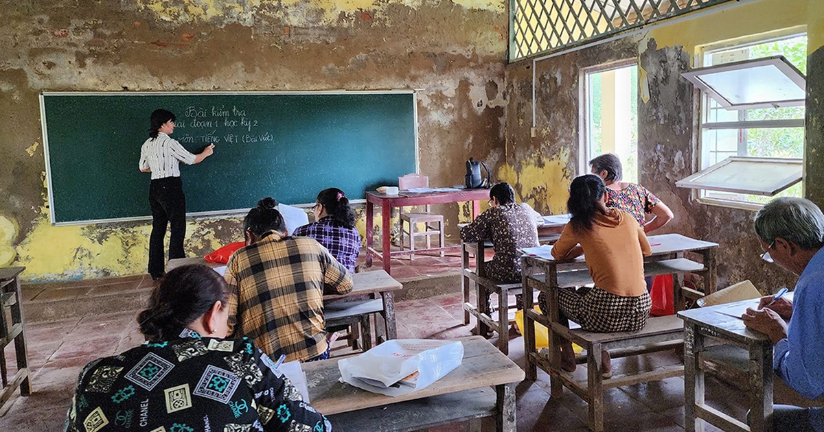 Cô giáo gieo 'ngọt' trên đất mặn