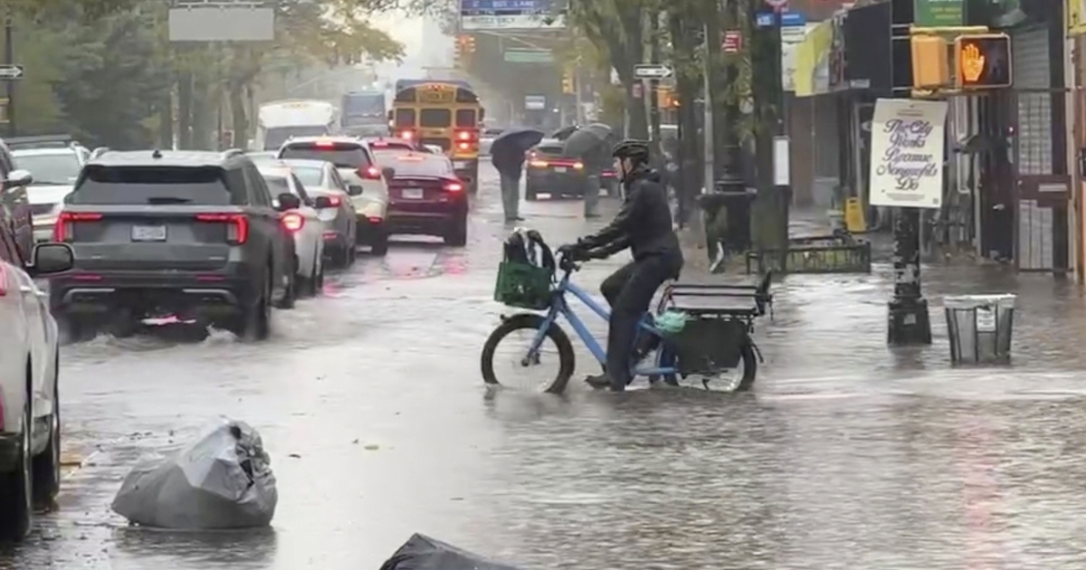 New York ngập nặng v&igrave; mưa lớn kỷ lục, đ&atilde; c&oacute; người chết