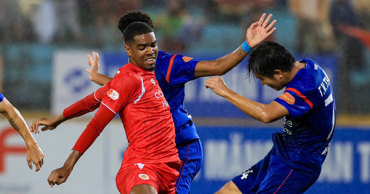 CAHN ăn mừng bàn thắng PVF-CAND