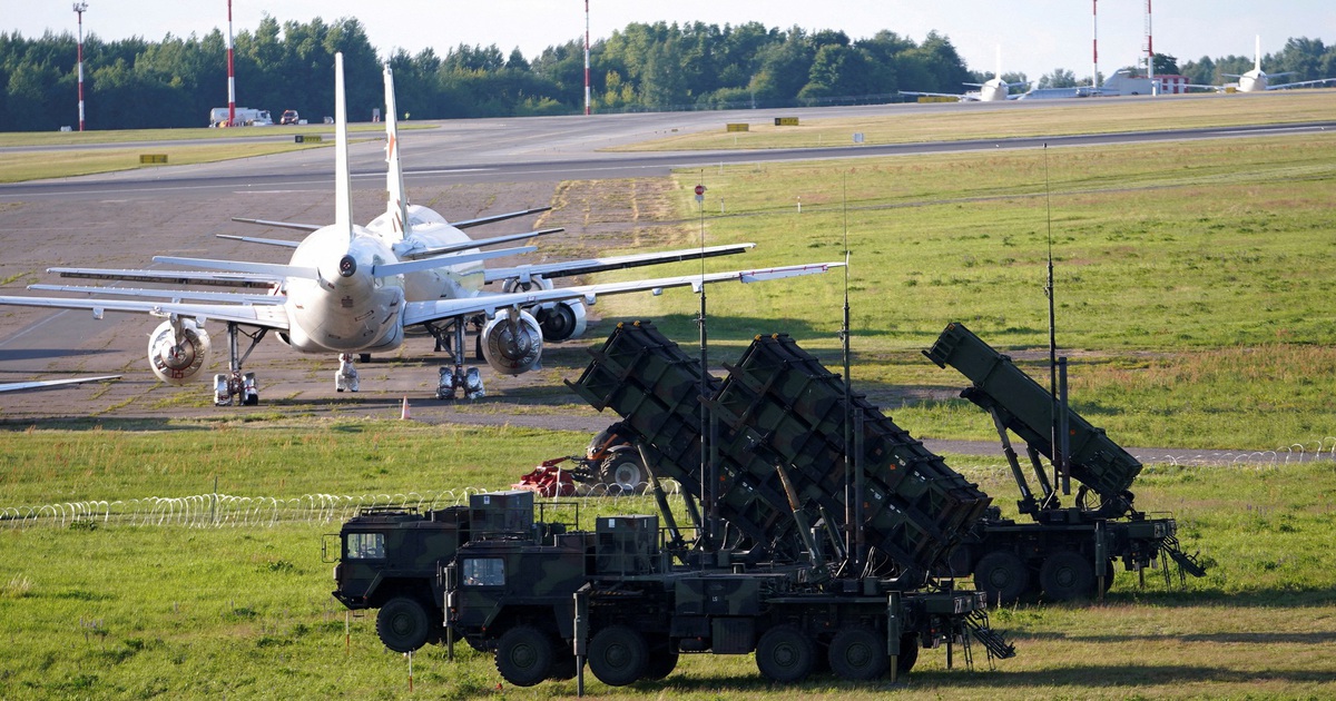 Lithuania đ&oacute;ng cửa s&acirc;n bay ở thủ đ&ocirc; v&igrave; khinh kh&iacute; cầu