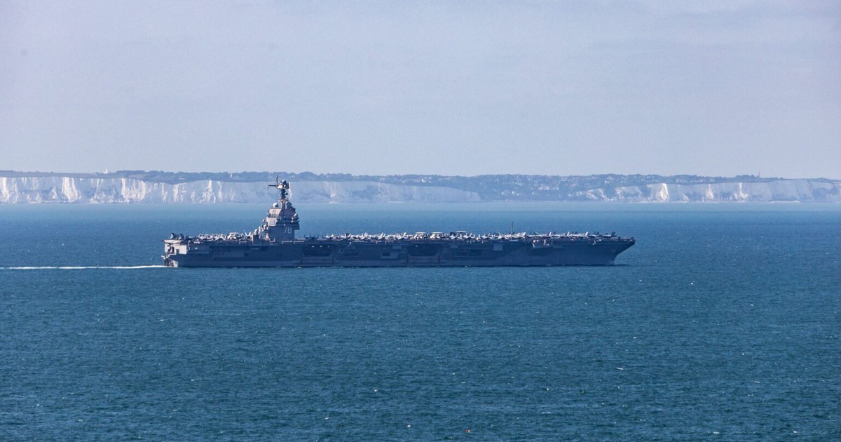 Si&ecirc;u t&agrave;u s&acirc;n bay Mỹ trở lại Địa Trung Hải