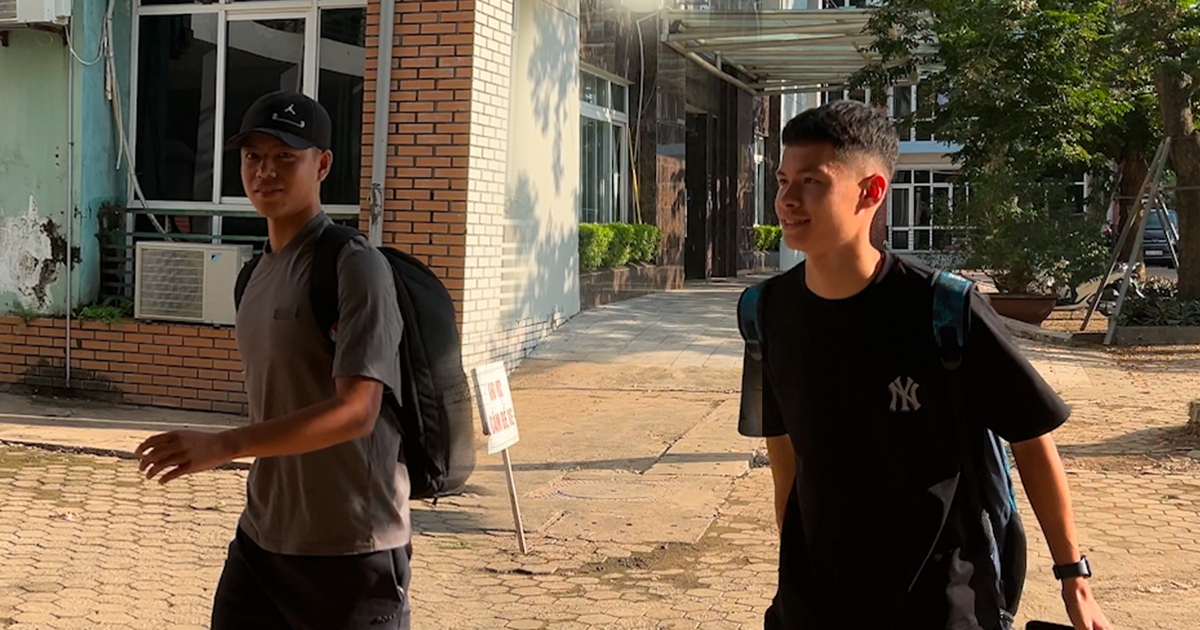 Trần Thành Trung ‘sánh bước’ cùng Vadim Nguyễn hội quân U.23 Việt Nam, Lý Đức vội tập gym