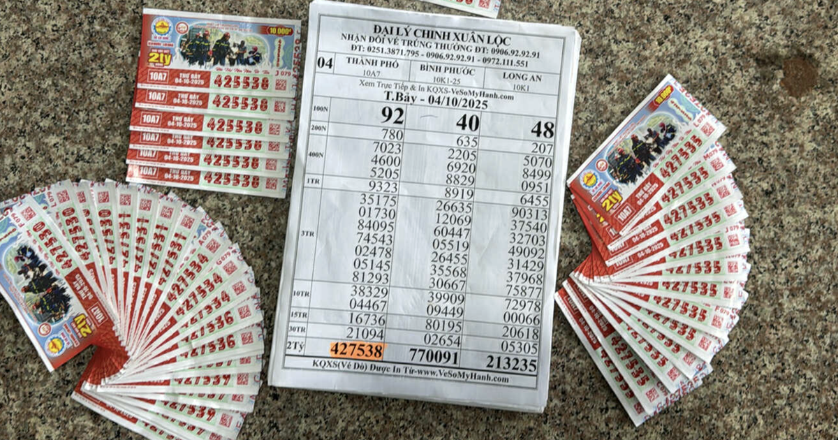 H&agrave;ng loạt v&eacute; tr&uacute;ng xổ số miền Nam đ&agrave;i TP.HCM, kh&aacute;ch đổi thưởng ngay