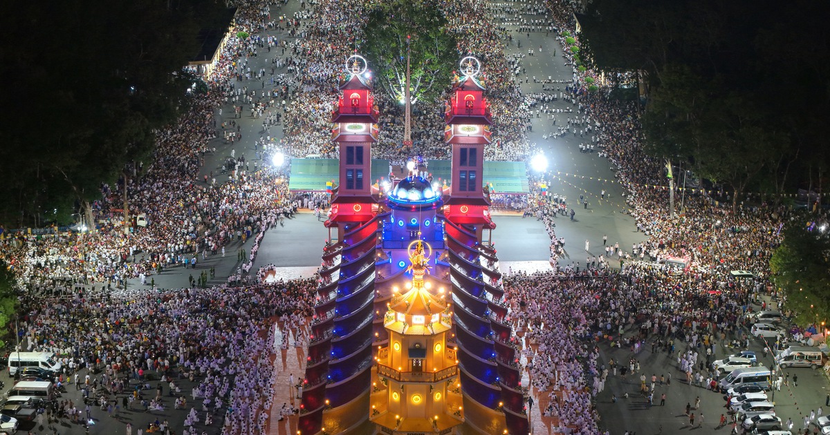 &#039;Biển người&#039; ở T&ograve;a th&aacute;nh T&acirc;y Ninh dự đại lễ Hội yến Di&ecirc;u Tr&igrave; Cung