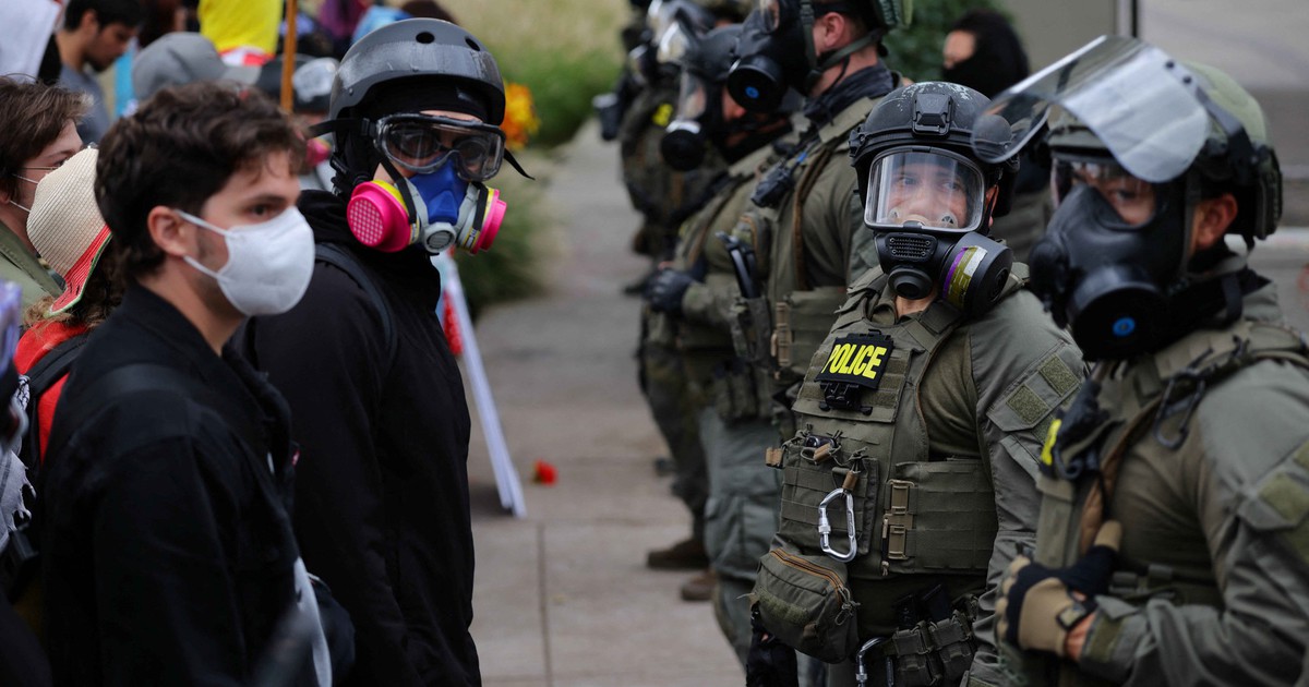 Một thẩm ph&aacute;n quyết chặn &ocirc;ng Trump điều Vệ binh Quốc gia