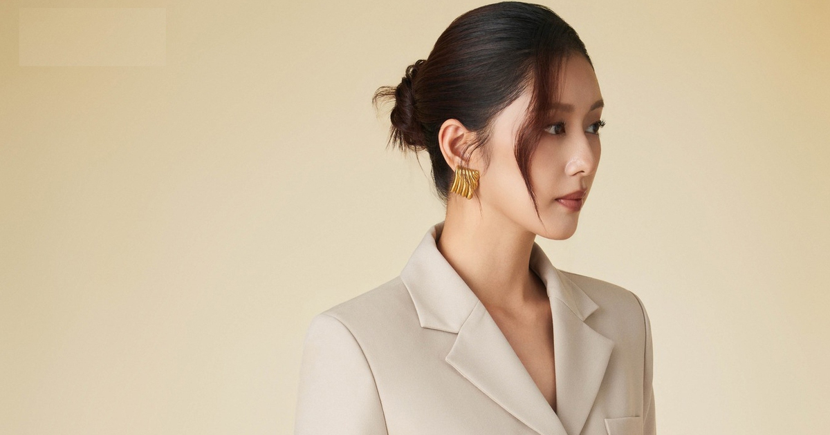 Đẹp cả tuần chỉ với ba gam màu trắng, đen, beige