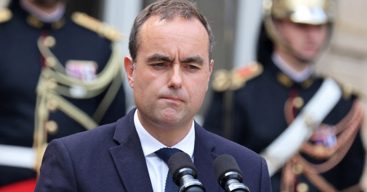 Thủ tướng Ph&aacute;p từ chức sau chưa đầy một th&aacute;ng