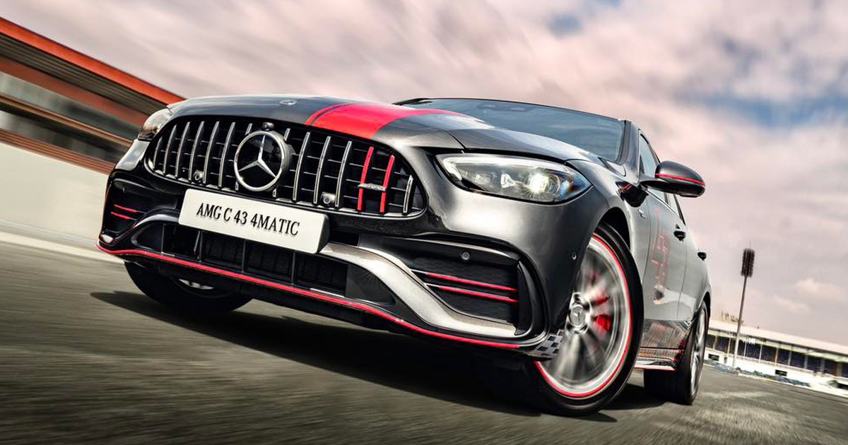 Mercedes lại xả hàng, bộ đôi ‘xe chơi’ giảm giá hơn 1 tỉ đồng