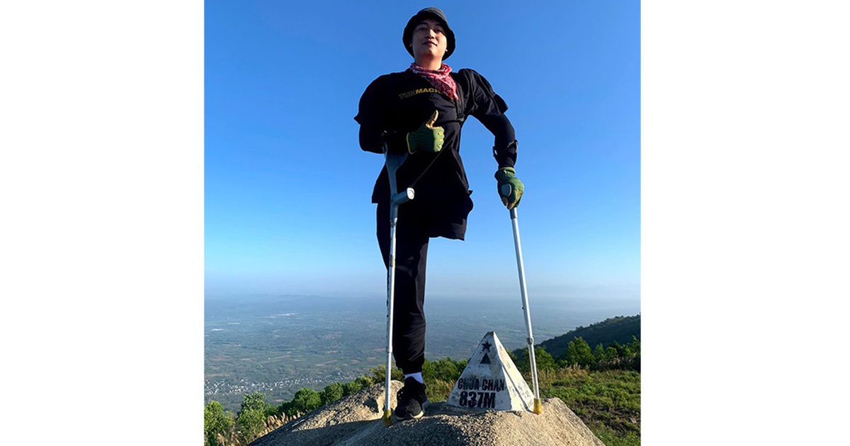 Anh ch&agrave;ng một ch&acirc;n m&ecirc; thể thao, truyền năng lượng t&iacute;ch cực