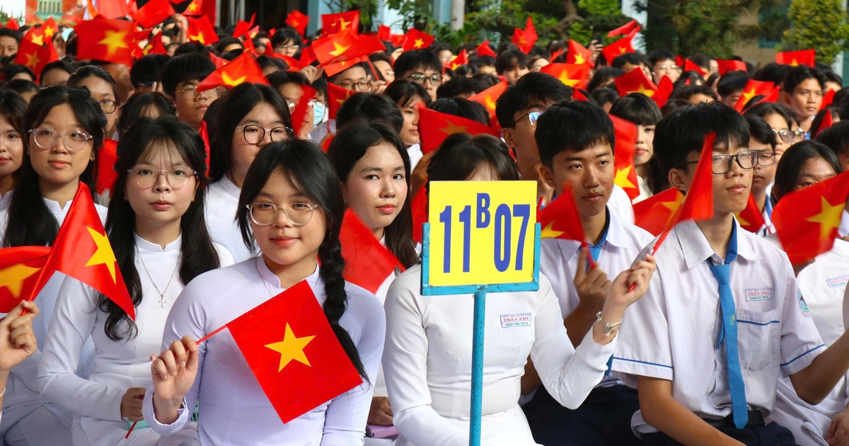 Thi tốt nghiệp THPT trên máy tính: Học sinh, phụ huynh lo nhất điều gì?