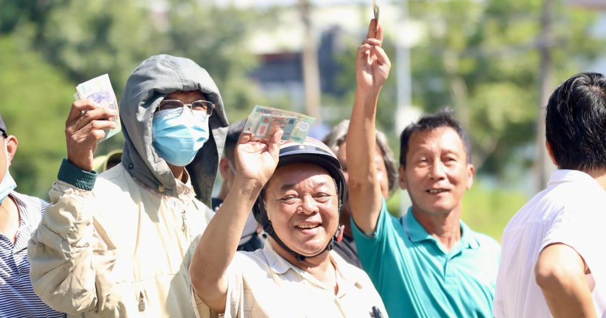 Malaysia nín thở chờ án phạt, sân Gò Đậu 'hầm hập' cơn sốt vé đội tuyển Việt Nam