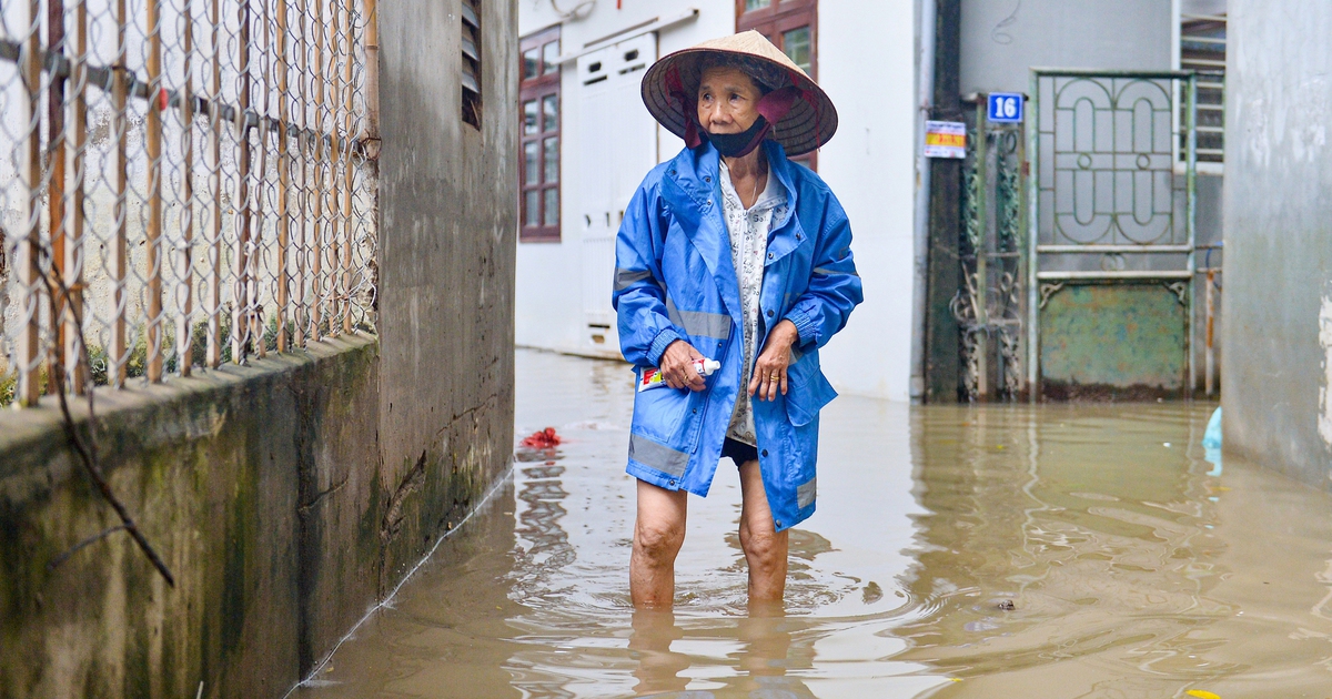 H&agrave; Nội: Người d&acirc;n ng&aacute;n ngẩm v&igrave; con ng&otilde; &#039;8 ng&agrave;y th&igrave; ngập 7&#039;
