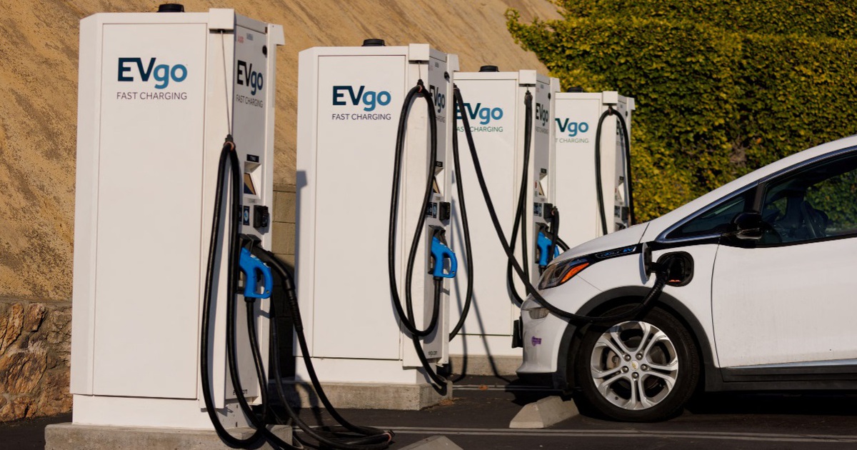 &Ocirc;ng Trump quay lưng với xe điện, một dự &aacute;n bất ngờ &#039;sống s&oacute;t&#039;