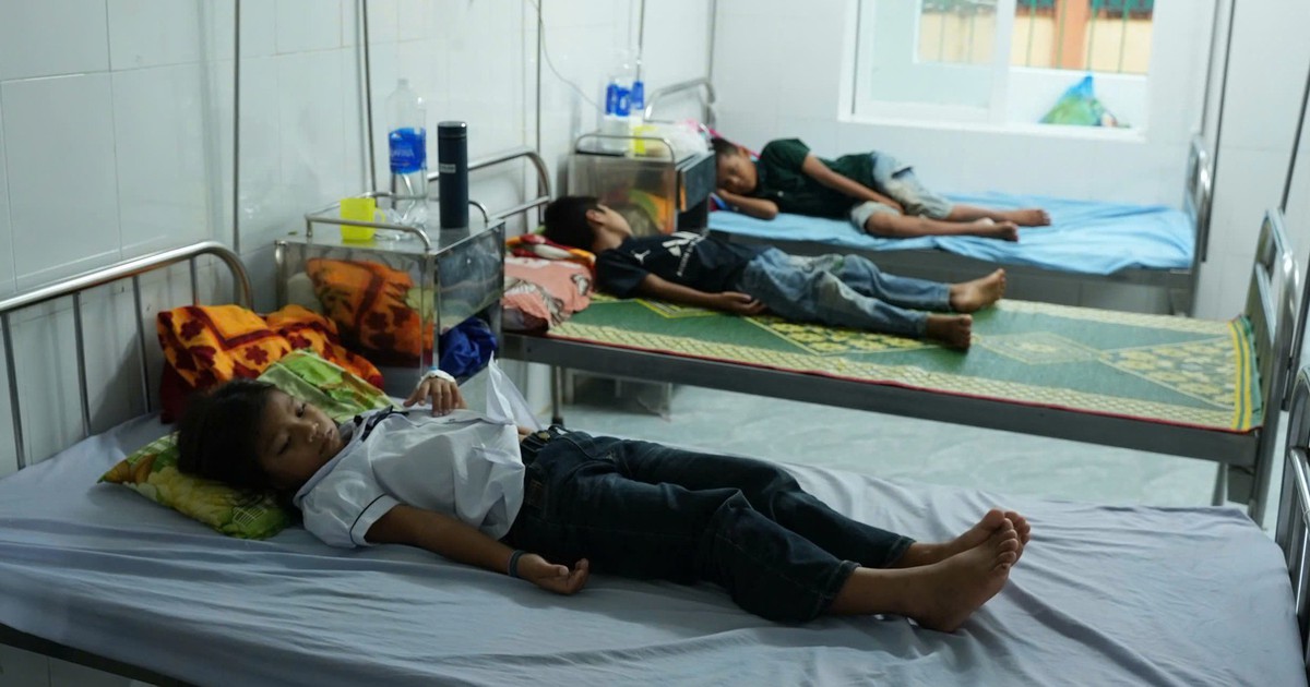 Xem xét trách nhiệm vụ nghi ngộ độc khiến 40 học sinh Quảng Trị nằm viện