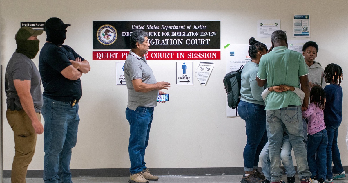 Hơn 2 triệu người nhập cư đ&atilde; rời Mỹ, th&ecirc;m 600.000 người sắp bị trục xuất