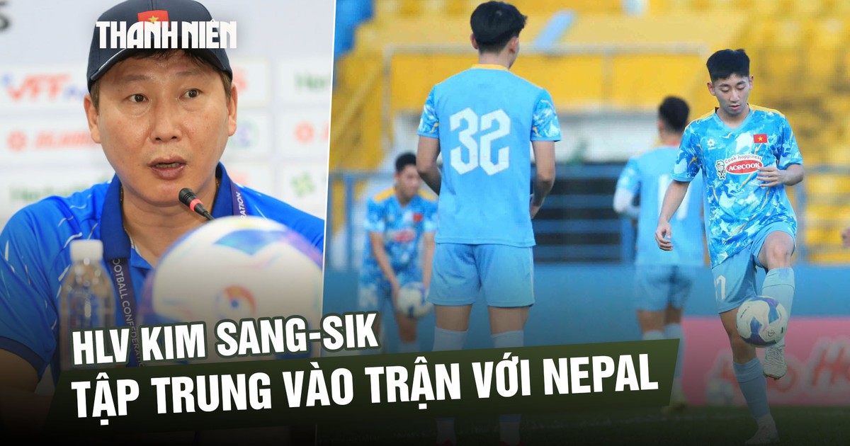 HLV Kim Sang-sik: Tập trung vào trận với Nepal, tiếc nuối khi vắng Quang Hải