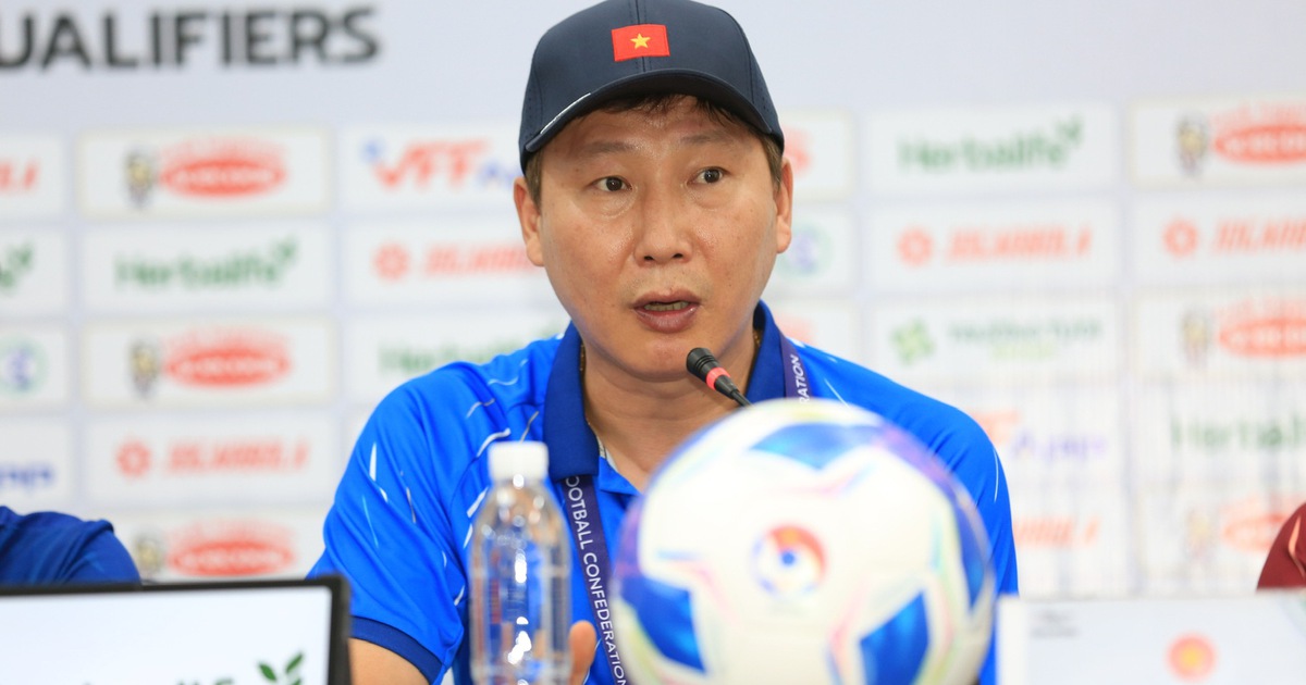 HLV Kim Sang-sik nói điều rất bất ngờ về án phạt Malaysia, mong mỏi đội tuyển Việt Nam thắng Nepal