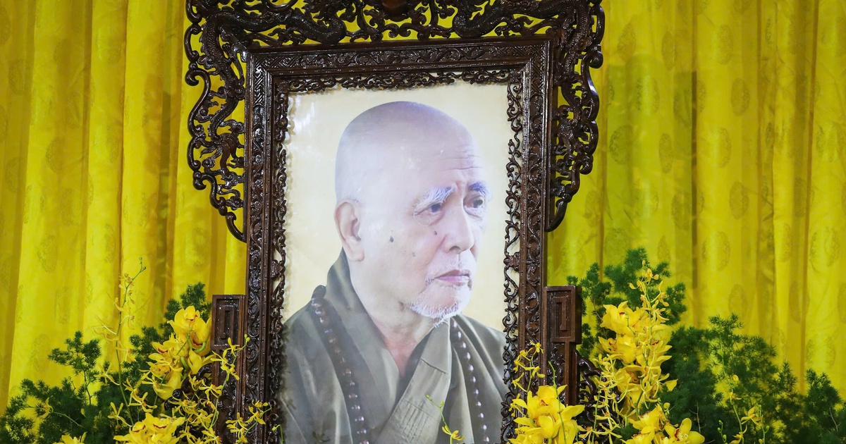 Trang nghi&ecirc;m lễ nhập quan trưởng l&atilde;o h&ograve;a thượng Th&iacute;ch Tr&iacute; Tịnh tại ch&ugrave;a Vĩnh Nghi&ecirc;m