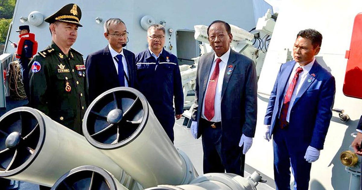 Trung Quốc sắp b&agrave;n giao t&agrave;u chiến mới cho Campuchia