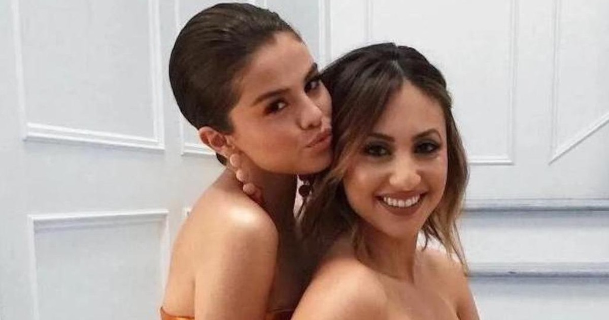 Selena Gomez &#039;nghỉ chơi&#039; với người bạn từng hiến thận cho m&igrave;nh?