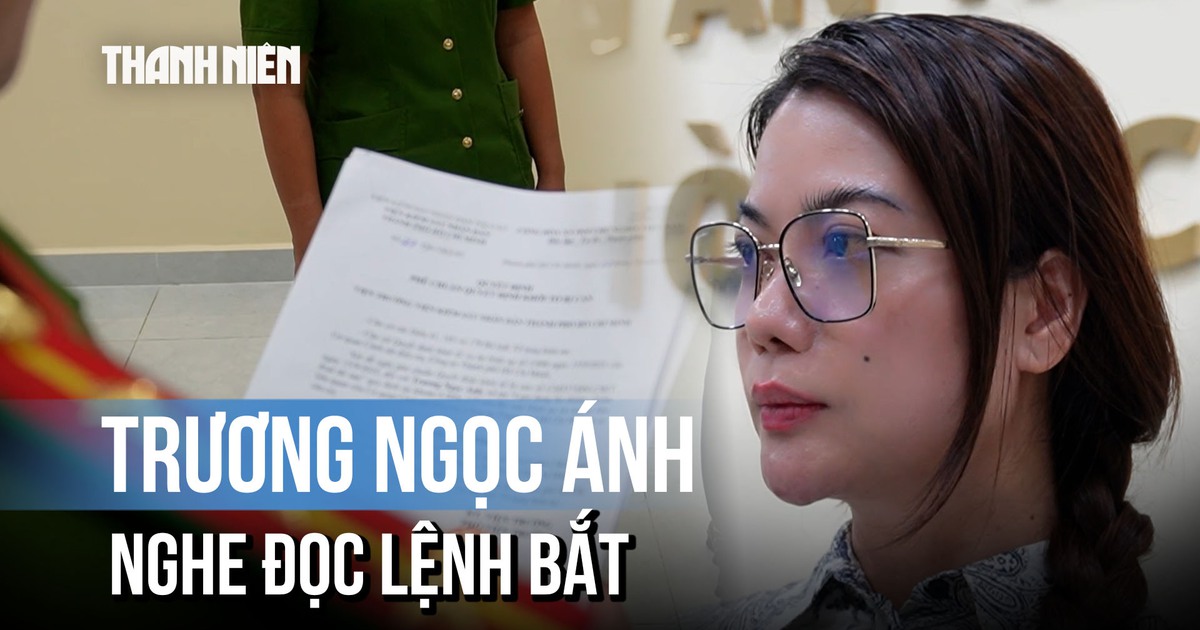 Diễn viên Trương Ngọc Ánh nghe đọc lệnh bắt