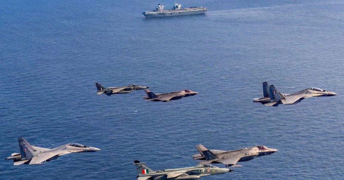 F-35 đối đầu Su-30, Jaguar trong diễn tập đ&aacute;nh t&agrave;u s&acirc;n bay Anh - Ấn Độ